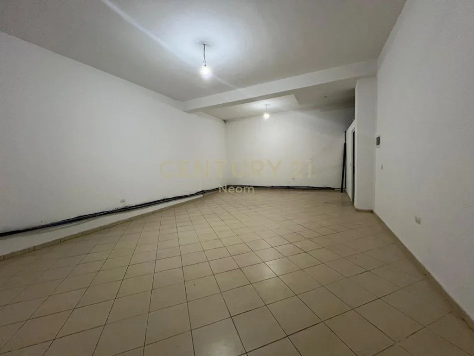 Tirane, shes ambjent biznesi , 98 m² 199.000 € (Yzberish)