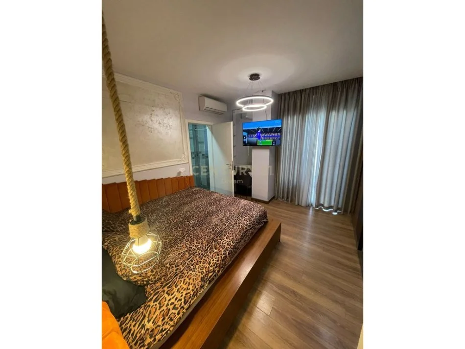 Tirane, shitet apartament Kati 8, 96 m² 198.000 € 