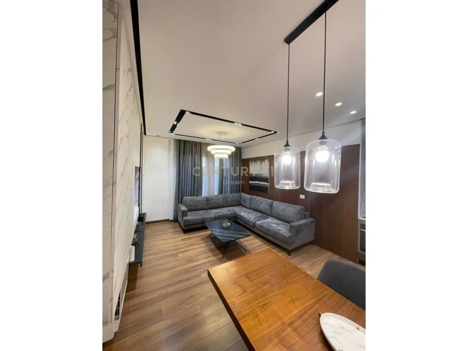 Tirane, shitet apartament Kati 8, 96 m² 198.000 € 