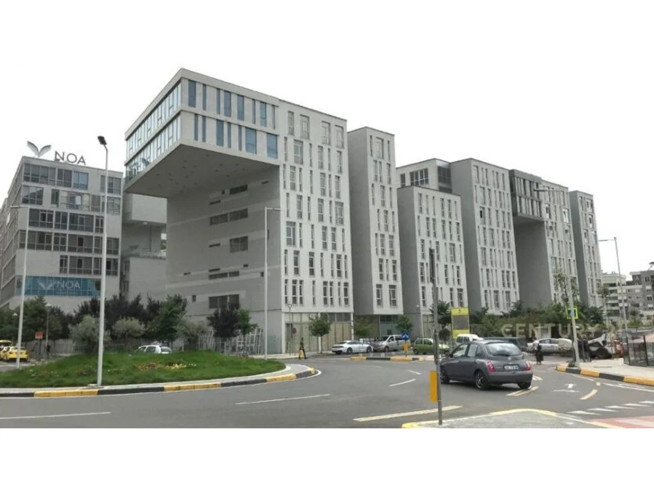 Tirane, jepet me qera zyre Kati 3, 105 m² 850 € (Kika 2 IRG110689)