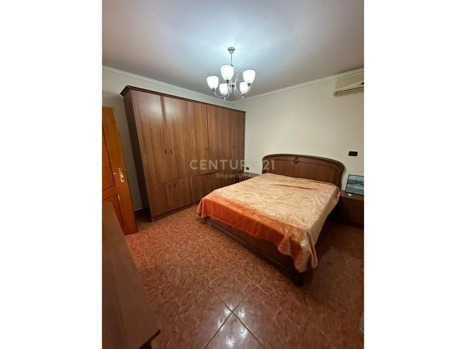 Tirane, jepet me qera apartament Kati 2, 80 m² 450 € 