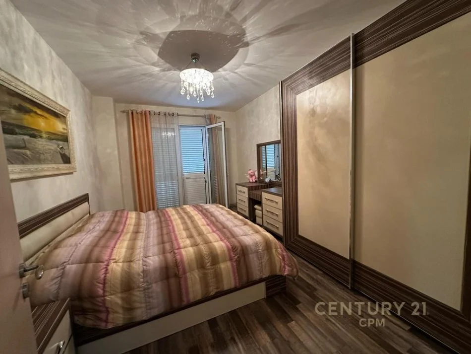 Tirane, jap me qera apartament 2+1+Post Parkimi+Ballkon , 112 m² 1.200 € (Kopeshti Botanik)