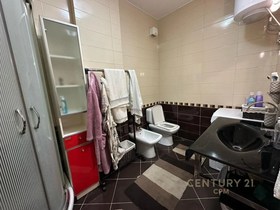 Tirane, jap me qera apartament 2+1+Post Parkimi+Ballkon , 112 m² 1.200 € (Kopeshti Botanik)