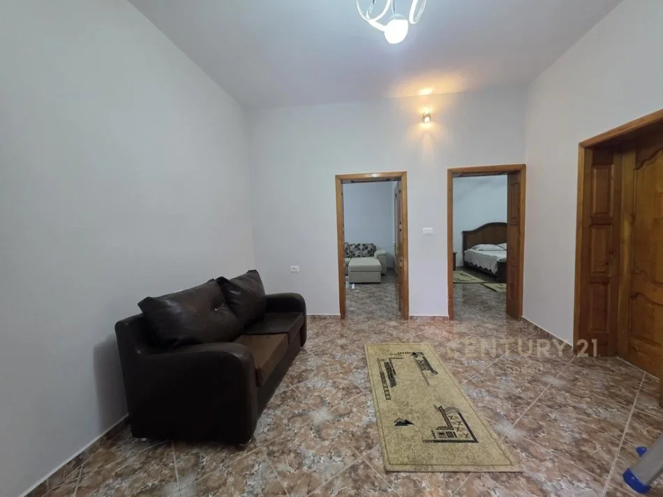 Tirane, jepet me qera apartament 1+1 Kati 1, 70 m² 500 € (5 Maji)