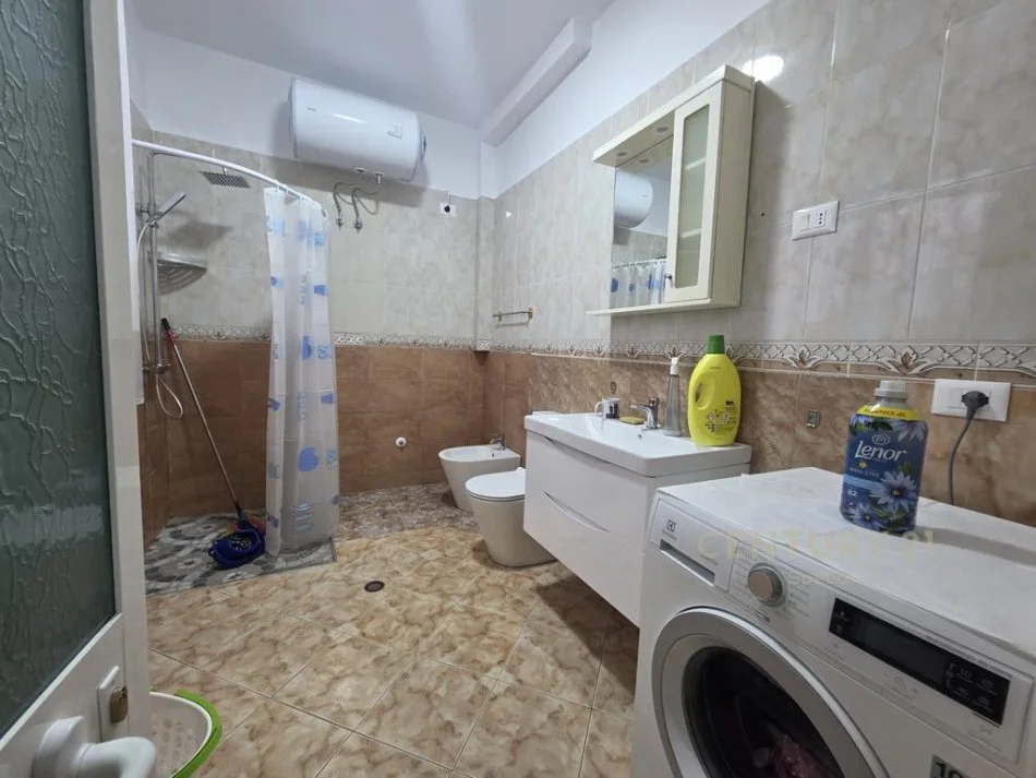 Tirane, jepet me qera apartament 1+1 Kati 1, 70 m² 500 € (5 Maji)