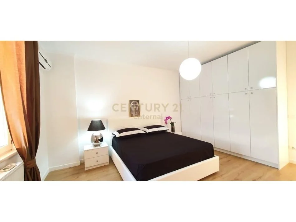 Tirane, jepet me qera apartament Kati 8, 100 m² 850 € 