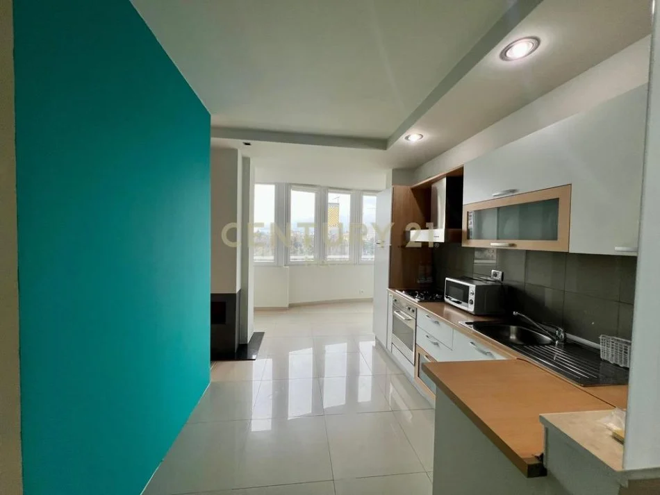 Tirane, jepet me qera zyre , 115 m² 1.200 € (qender)