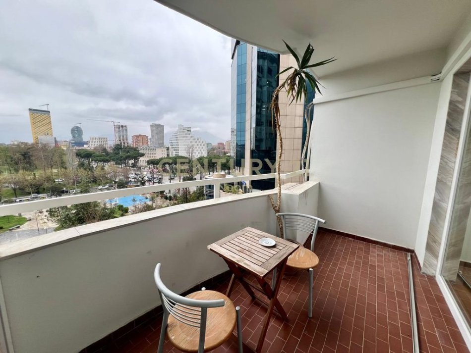 Tirane, jepet me qera zyre , 115 m² 1.200 € (qender)