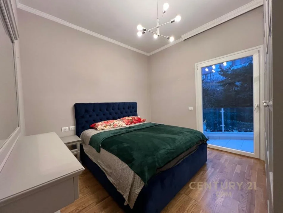 Tirane, jap me qera apartament 1+1+Ballkon , 70 m² 650 € (Kopshti Botanik)