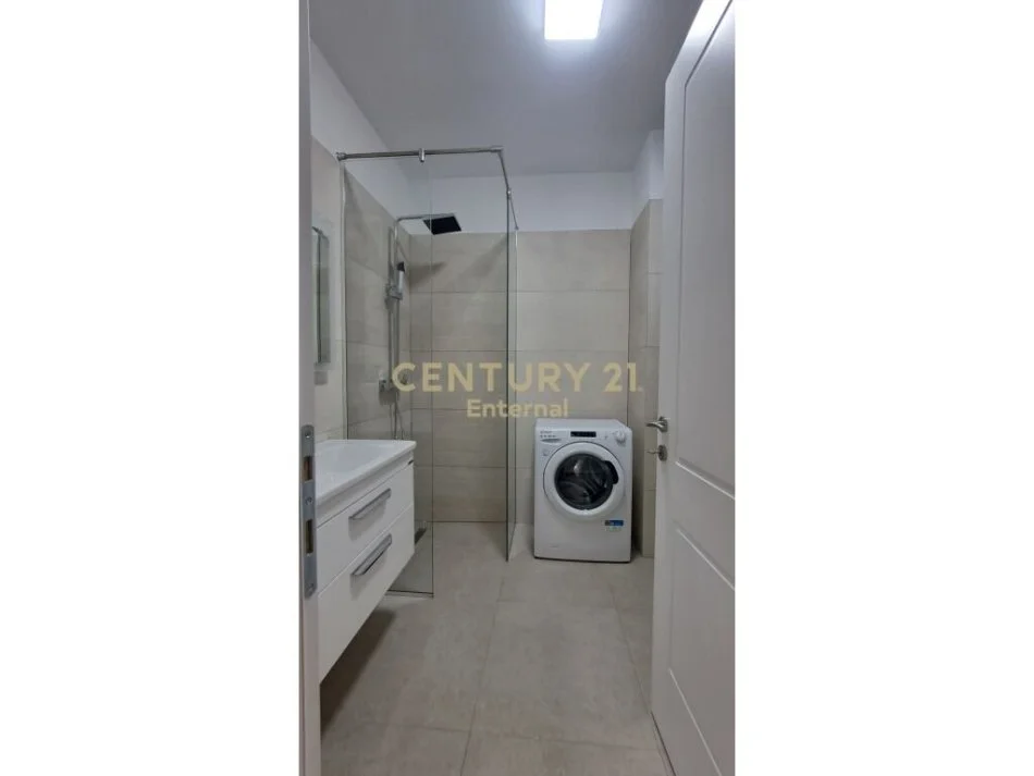 Tirane, jap me qera apartament 1+1+Post Parkimi+Ballkon , 68 m² 1.200 € (Rruga e Kosovareve)