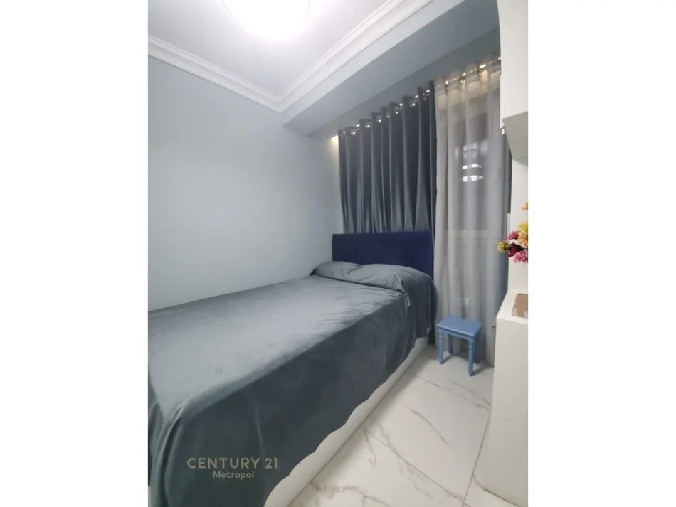 Tirane, jepet me qera apartament 2+1 Kati 1, 71 m² 800 € (Rruga e Dibres)