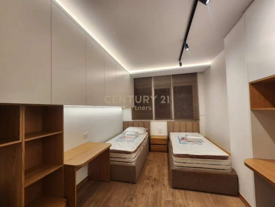 Tirane, jap me qera apartament 2+1 , 99 m² 1.200 € (Kopshtit Zoologjik)