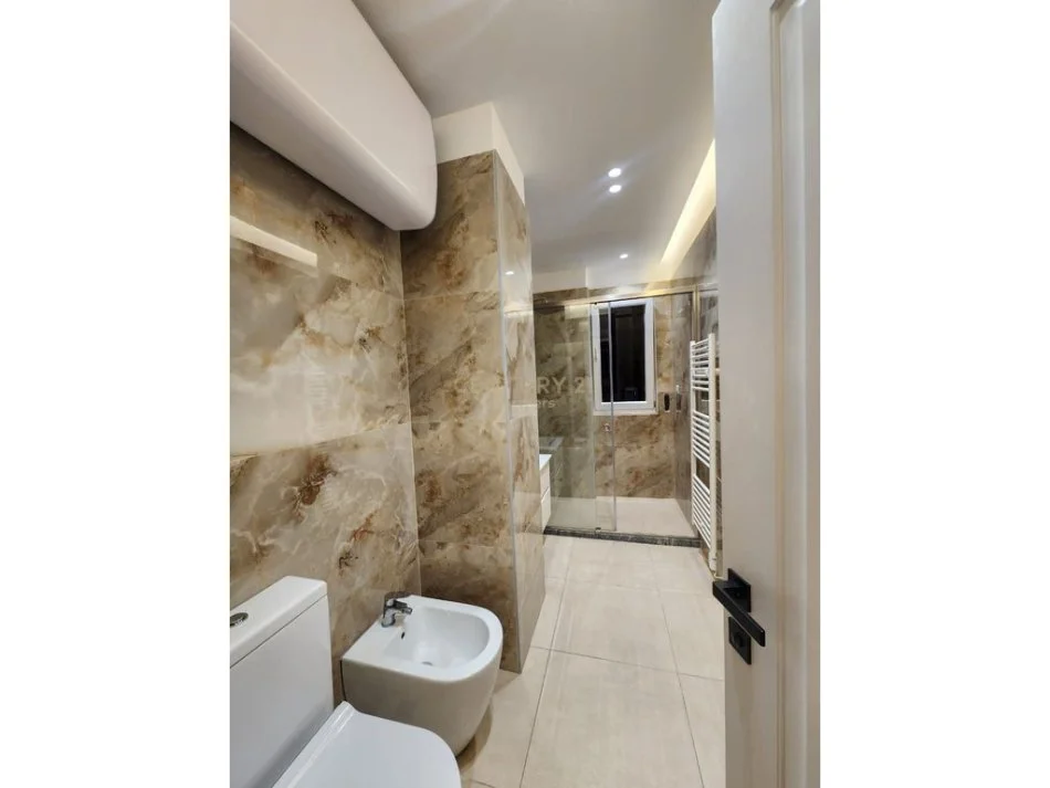 Tirane, jap me qera apartament 2+1 , 99 m² 1.200 € (Kopshtit Zoologjik)