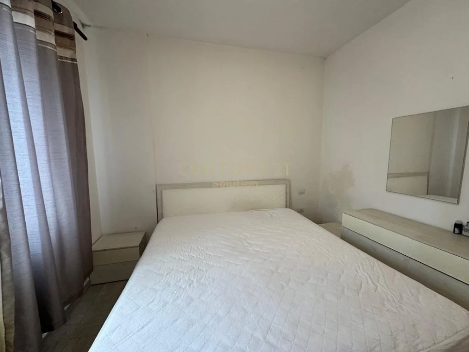 Tirane, jepet me qera apartament 2+1+Ballkon Kati 3, 110 m² 560 € (SHYQYRI BRARI)