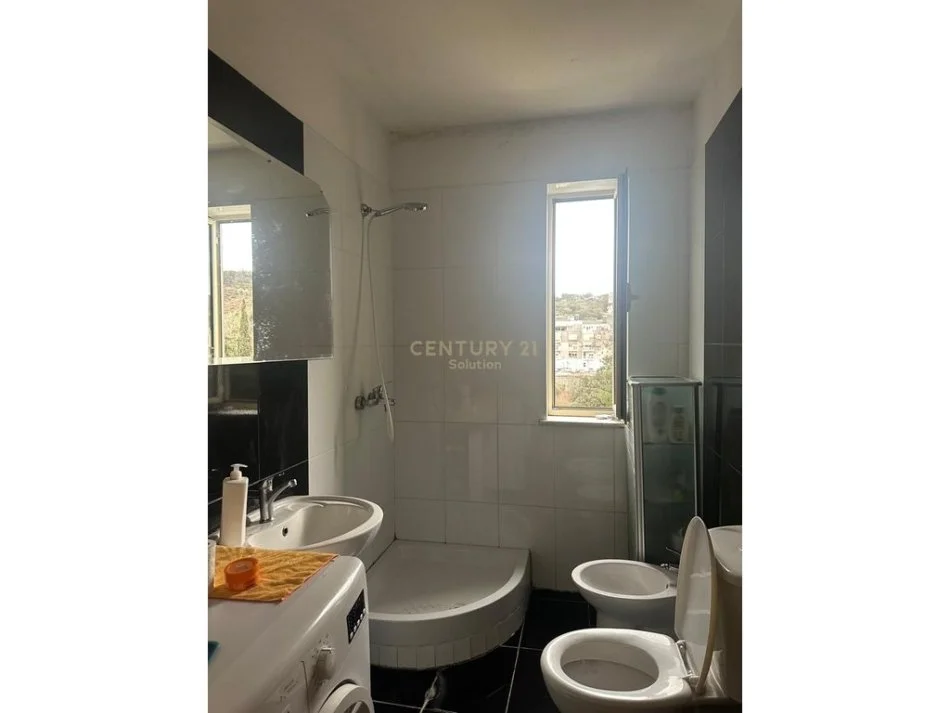 Tirane, jap me qera apartament 2+1+Ballkon , 100 m² 560 € (KOPSHTI ZOOLOGJIK)