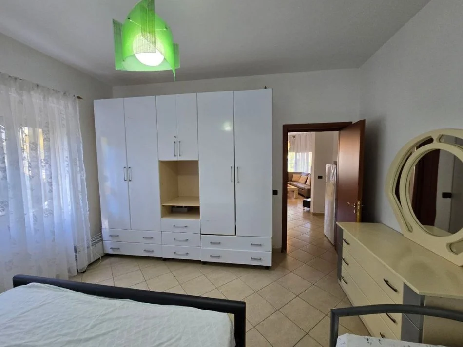 Tirane, shitet apartament 2+1+Ballkon Kati 0, 263 m² 280 000 € (GJIRI I LALZIT)