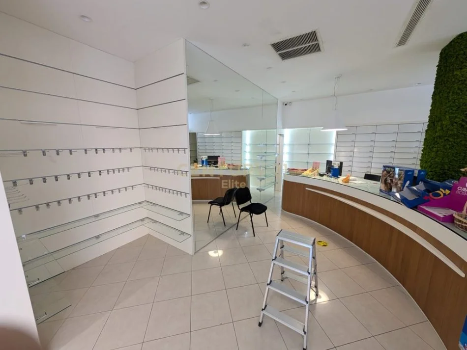 Tirane, shes ambjent biznesi , 110 m² 460.000 € (KOMUNA e PARISIT)