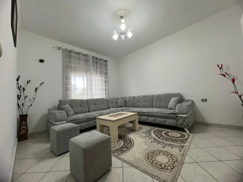 Tirane, jepet me qera 2+1+Aneks+Ballkon Kati 1, 110 m² 350 € (Ali Demi)