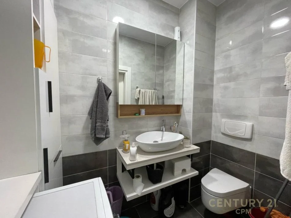 Tirane, shes apartament 2+1+2 , 78 m² 250.000 € (21-Dhjetorit)
