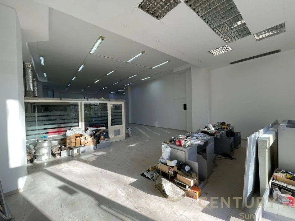 Tirane, shes ambjent biznesi , 189 m² 750.000 € (Kompleksit Delijorgji)