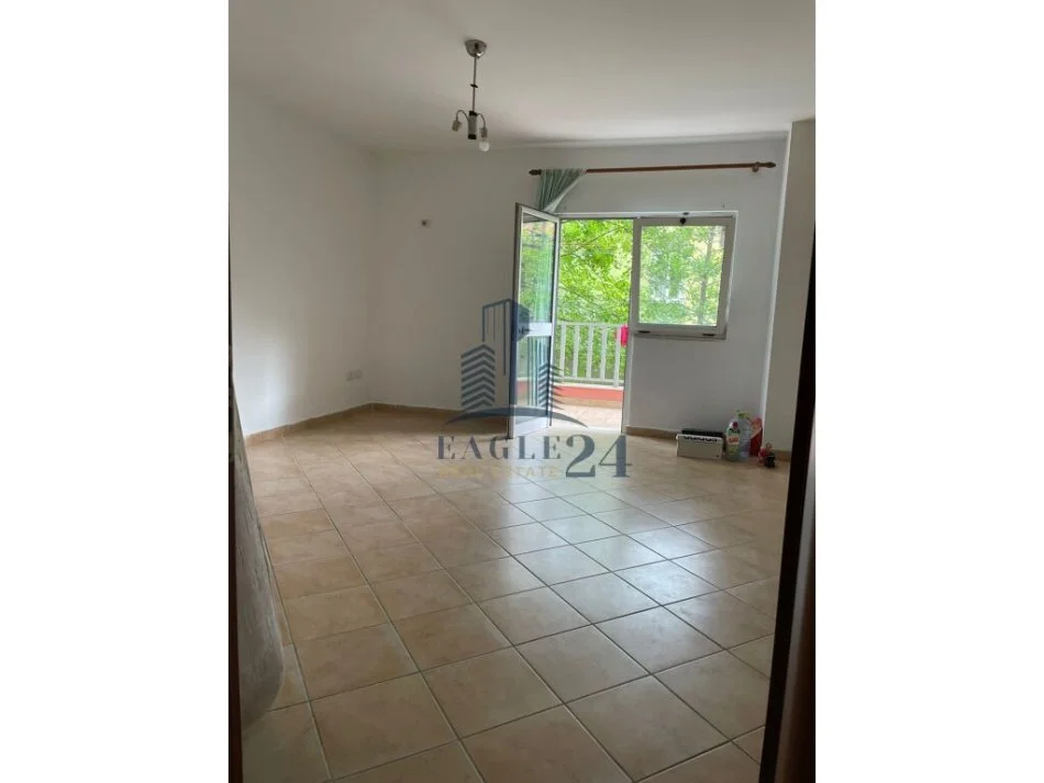 Shqiperi, shitet apartament 1+1, Kati 1, 68 m² 122,500 € (Komuna Parisit)