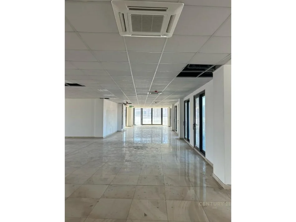 Tirane, shes ambjent biznesi , 89 m² 360.000 € (Rr. Kavajës)