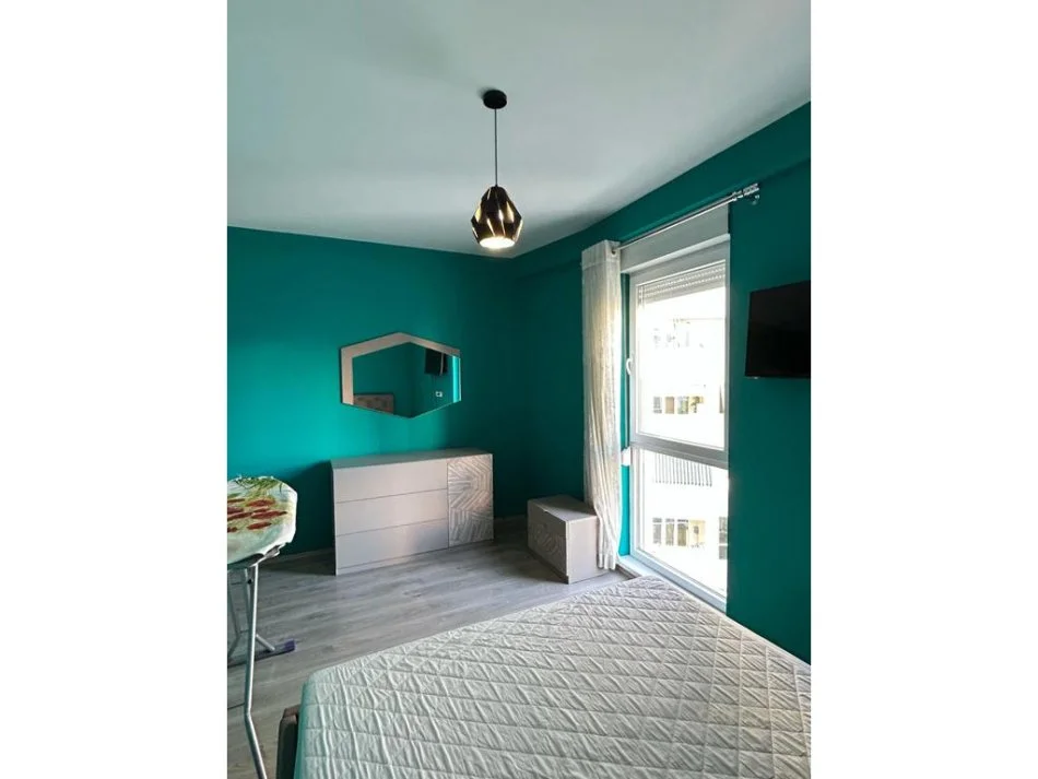 Tirane, jap me qera apartament 2+1+2 , 90 m² 700 € (KOMPLEKSI MAGNET, 21 DHJETORI)