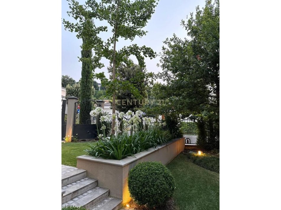 Tirane, jepet me qera Vile 3 Katshe Kati 3, 1.034 m² 9.000 € (Rezidenca Ekskluzive Rolling Hills)