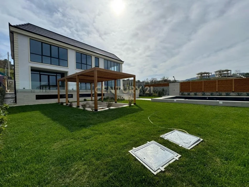 Tirane, shes Vile , 1.040 m² 1.900.000 € (Rrolling Hills, Lunder)