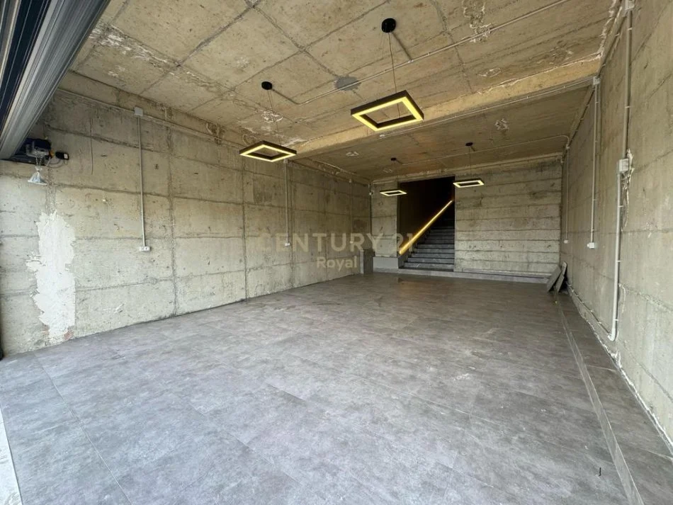 Tirane, shes Vile , 1.040 m² 1.900.000 € (Rrolling Hills, Lunder)