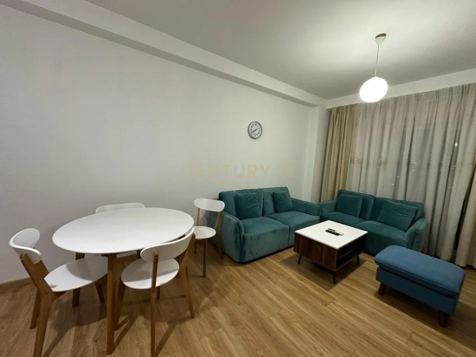 Tirane, jepet me qera apartament 2+1 Kati 4, 85 m² 800 € (hipoteka)