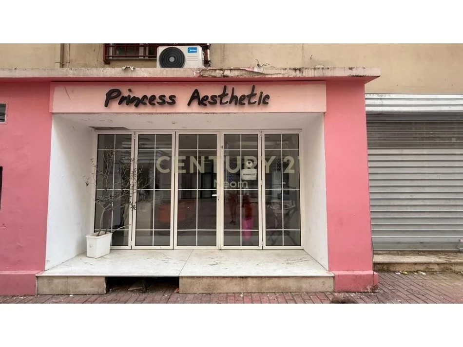 Tirane, shitet 1+1 Kati 0, 55 m² 90.000 € (kodra e diellit)