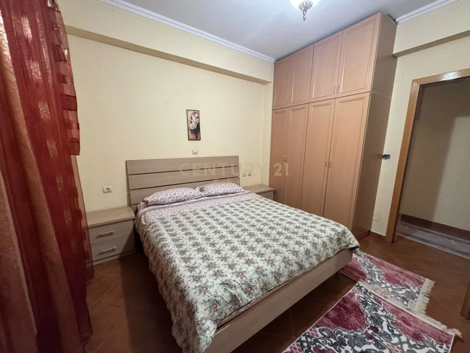 Tirane, jepet me qera Kati 2, 550 m² 550 € (Astir)