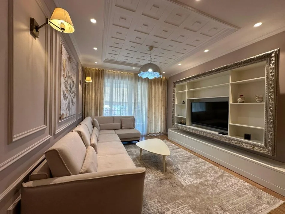 Tirane, jap me qera apartament 1+1+Post Parkimi , 80 m² 850 € (Komuna e Parisit)