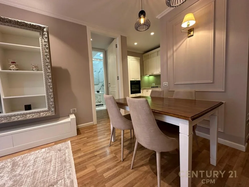 Tirane, jap me qera apartament 1+1+Post Parkimi , 80 m² 850 € (Komuna e Parisit)