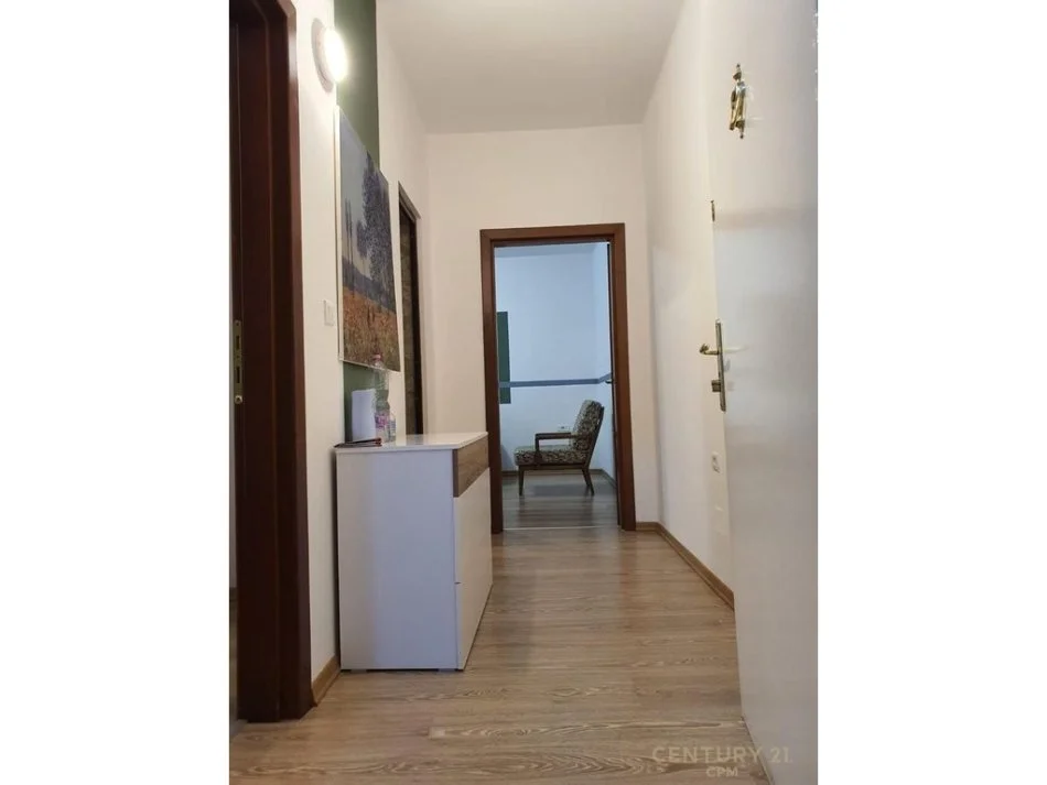Tirane, jepet me qera apartament 1+1+Ballkon Kati 2, 48 m² 650 € (Pallatet Agimi)