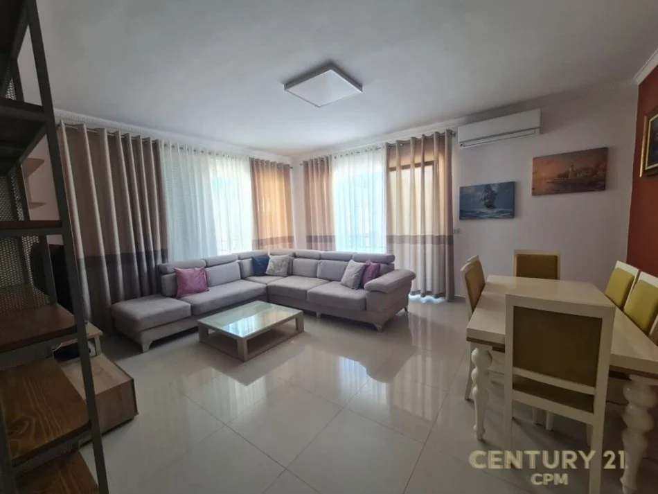 Tirane, jap me qera apartament 2+1+2+POST PARKIMI , 127 m² 700 € (Kopshti Botanik)