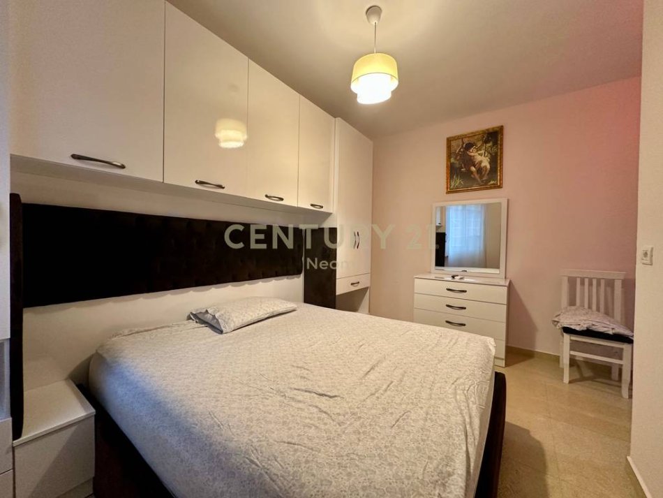 Tirane, jepet me qera apartament 2+1 Kati 3, 68 m² 500 € (liqeni i thate)