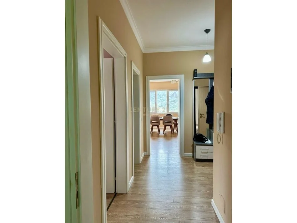 Tirane, shitet apartament 2+1 Kati 3, 110 m² 240.000 € (Liqeni i Thate)