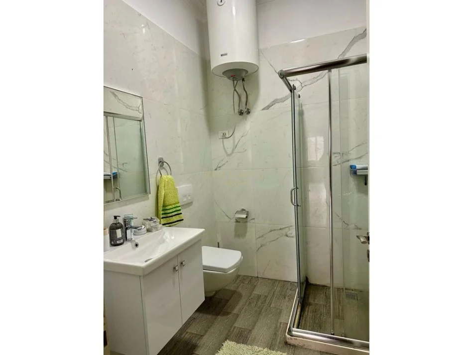 Tirane, shitet apartament 2+1 Kati 3, 110 m² 240.000 € (Liqeni i Thate)