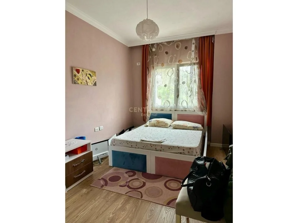 Tirane, shitet apartament 2+1+Ballkon Kati 3, 110 m² 240.000 € (Liqeni Thate ENT111219)
