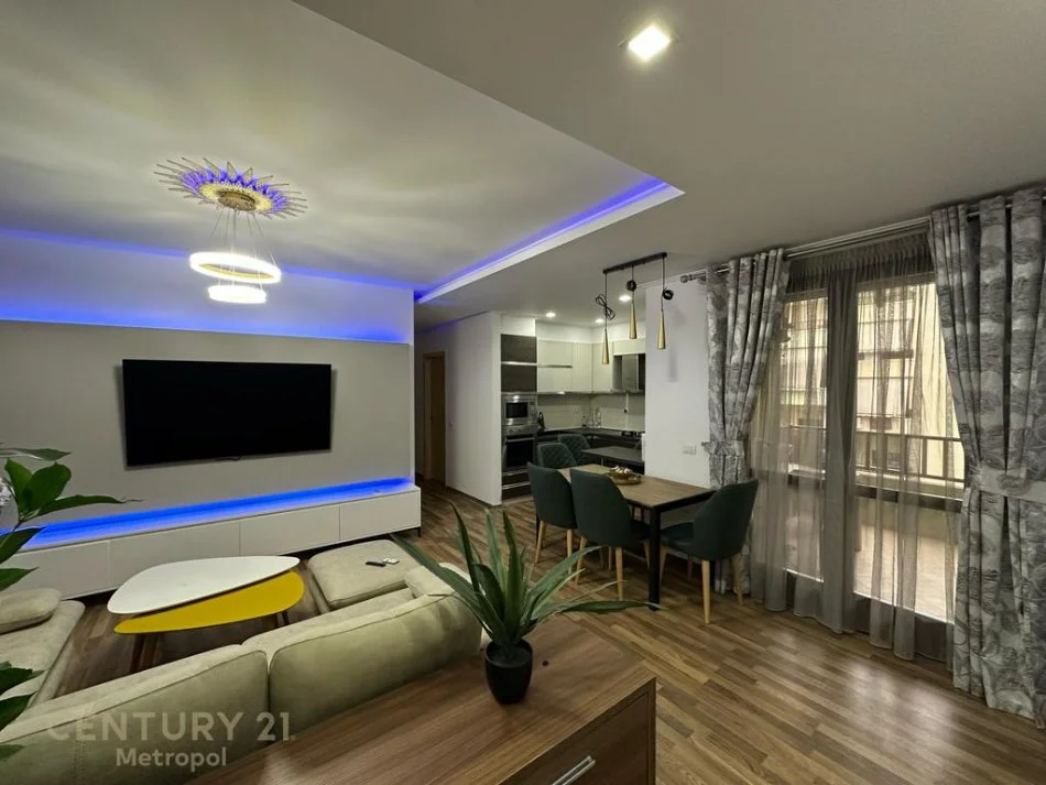 Tirane, jap me qera apartament 2+1 Kati 2, 102 m² 650 € (Kopshti botanik)