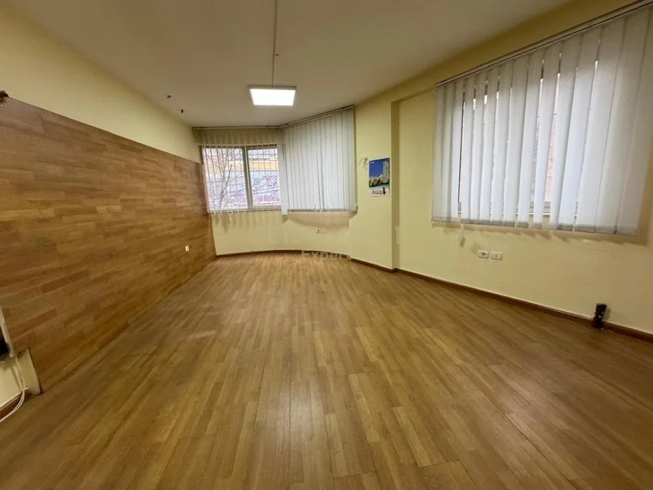 Tirane, jepet me qera apartament 2+1 Kati 2, 78 m² 600 € (rruga e barrikadave)
