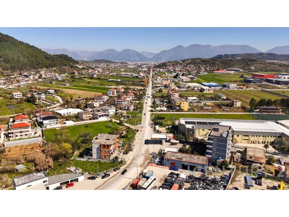 Tirane, shes hotel , 2.600 m² 2.500.000 € (Vaqarr, Tiranë)