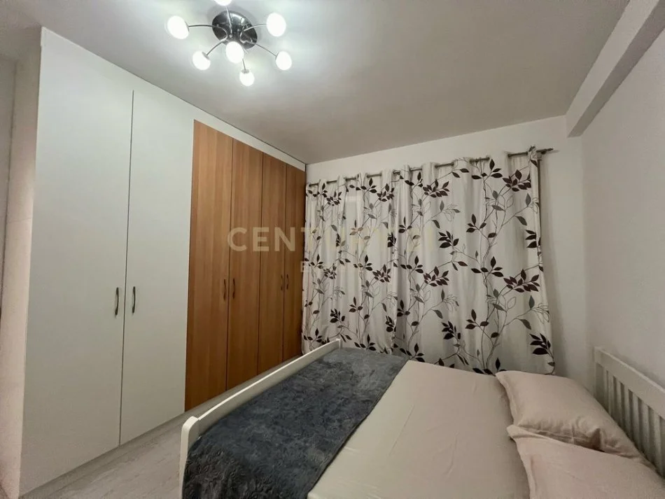 Tirane, jap me qera apartament 1+1 , 71 m² 450 € (Selite)