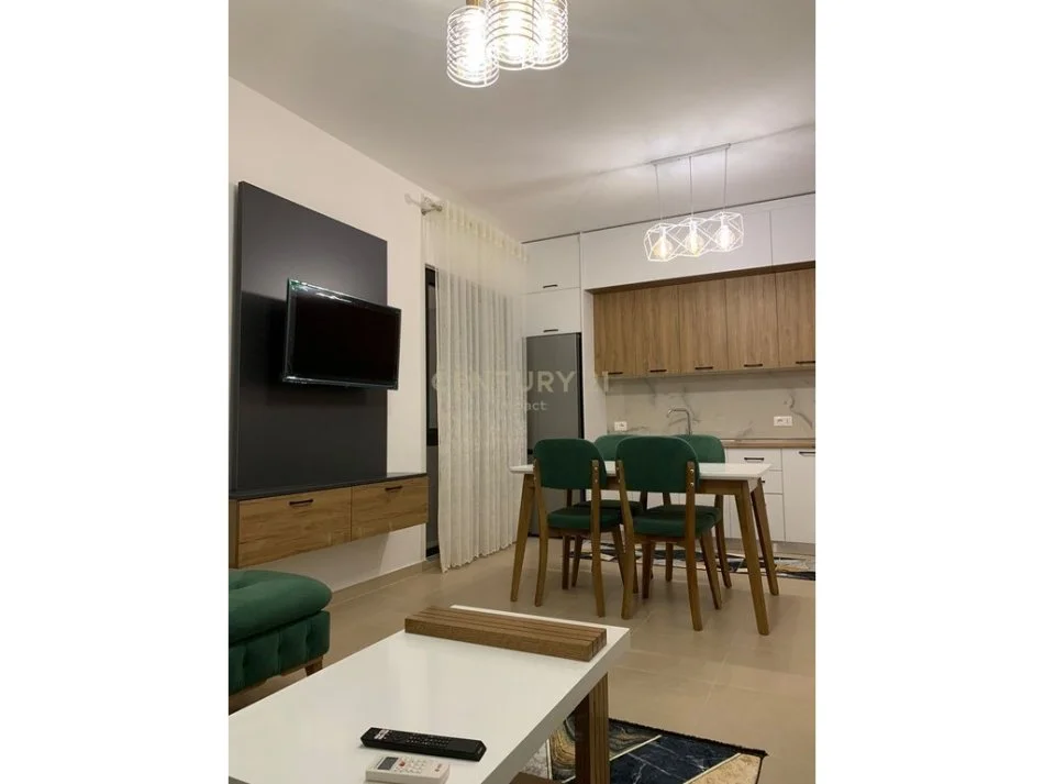 Tirane, jepet me qera 1+1+Ballkon Kati 10, 60 m² 600 € (Rruga e dibres)