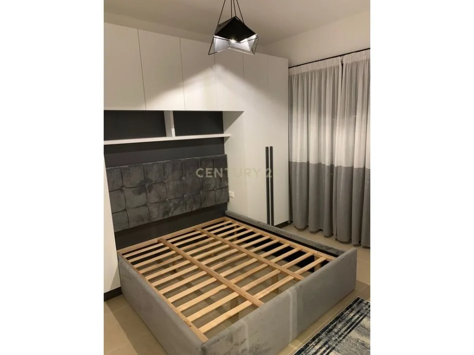 Tirane, jepet me qera 1+1+Ballkon Kati 10, 60 m² 600 € (Rruga e dibres)