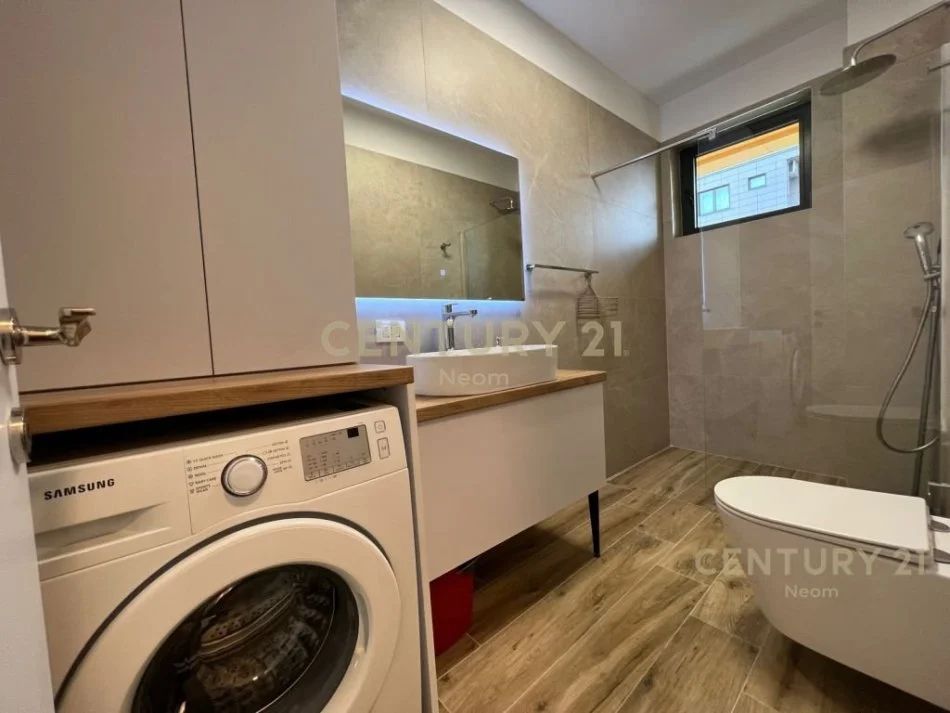 Tirane, jepet me qera apartament 2+1 Kati 6, 80 m² 700 € (Unaza e Re)