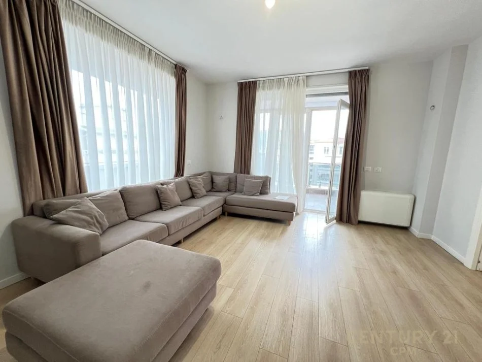 Tirane, jap me qera apartament 3+1+2+POST PARKIMI , 145 m² 1.100 € (KOPESHTI BOTANIK)