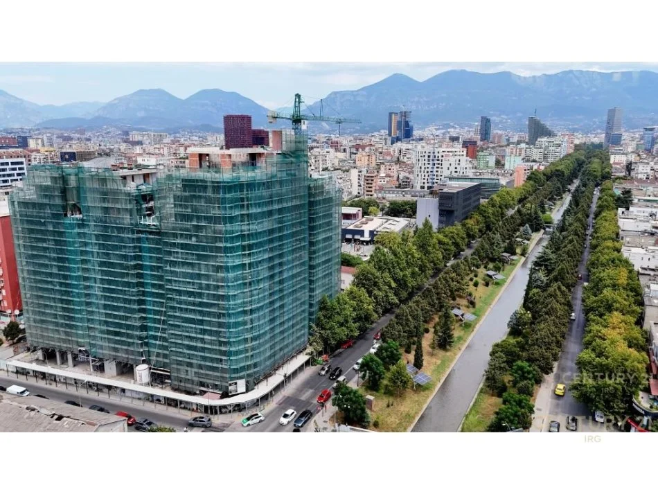 Tirane, shes apartament 2+1+2 , 105 m² 242.420 € (ish Parku)